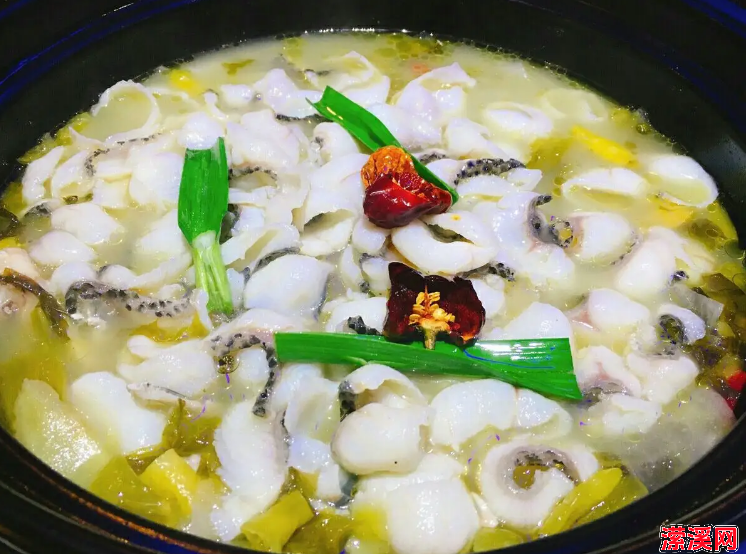 做酸菜鱼记住这几点，汤汁酸辣可口，鱼肉鲜嫩爽滑
