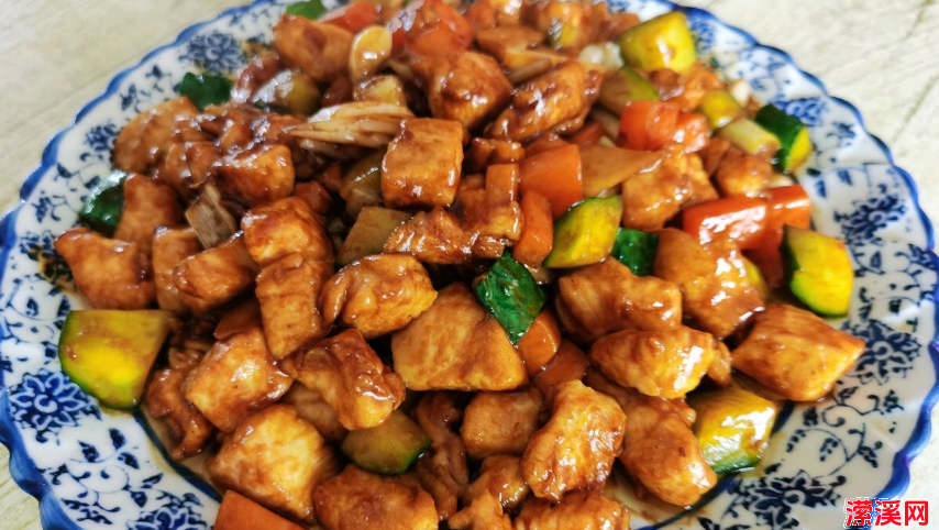 酱爆鸡丁：做五花肉有诀窍,学会这样做出来不油腻,好吃又下饭