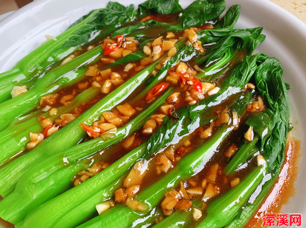 蒜蓉炒菜心学会后，炒出来的菜心嫩绿而不发黄