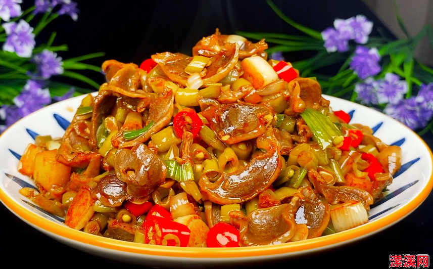 酸辣鸡杂这种做法，酸辣脆爽好吃，下酒下饭必备