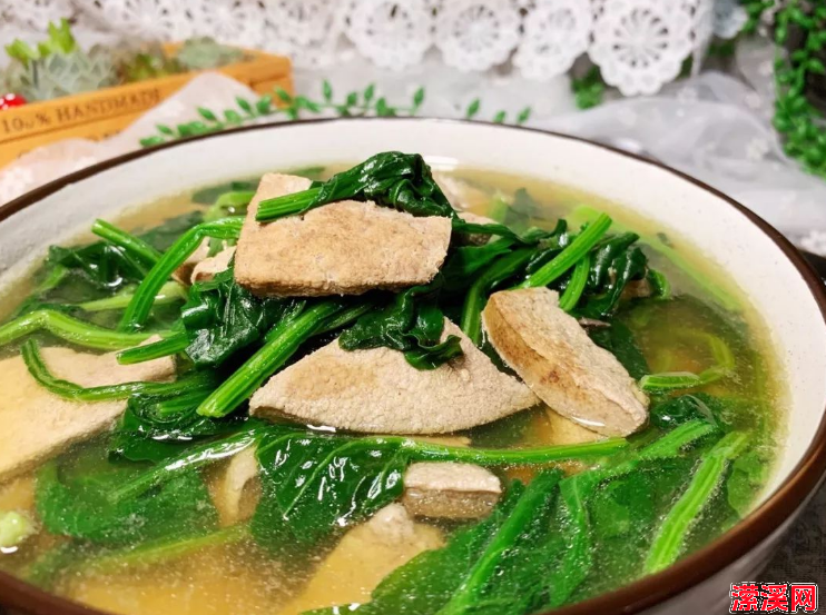 菠菜猪肝汤怎么做才好吃，孩子特爱喝菠菜猪肝汤步骤