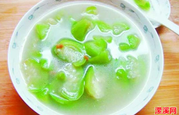 丝瓜汤怎么做才好喝，地道的丝瓜汤怎么做