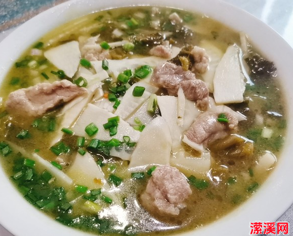 四川肉片汤最正宗的做法，酸菜苦笋肉片汤怎么做