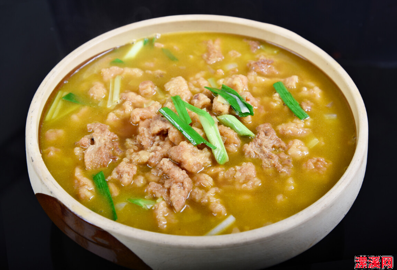 酥肉汤的家常做法，教你做地道的酸汤小酥肉