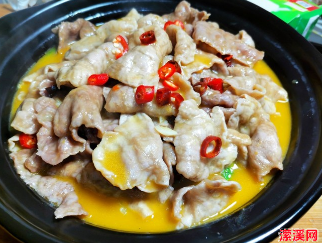 酸汤肉片的家常做法，教你做金酸汤肉片