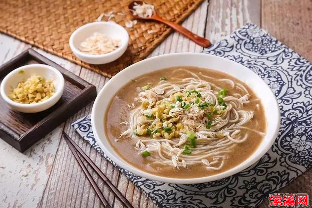 武汉糊汤粉正宗的做法，自制鲜鱼糊汤粉好吃到一滴汤汁都不剩