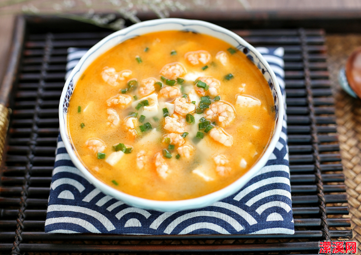 虾仁豆腐汤的做法，虾仁豆腐汤怎么做又鲜又入味