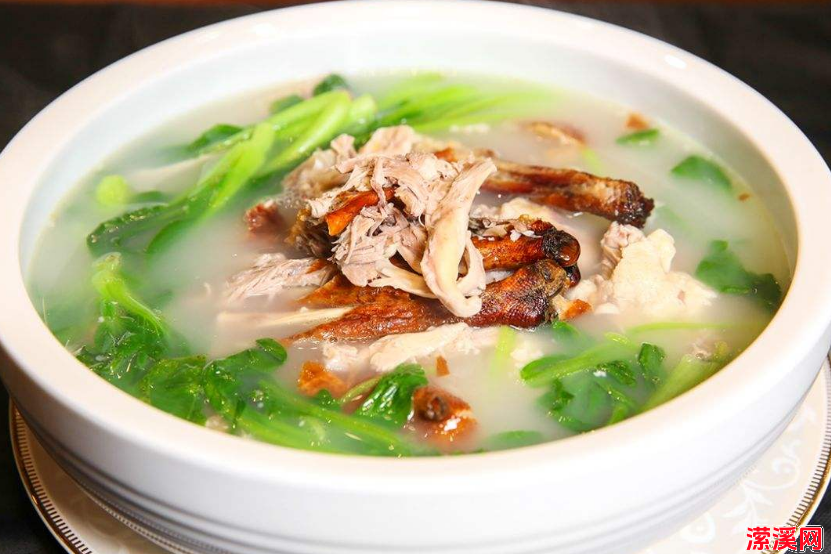 鸭架汤怎么炖好喝，大厨教您做一锅美味的鸭架汤