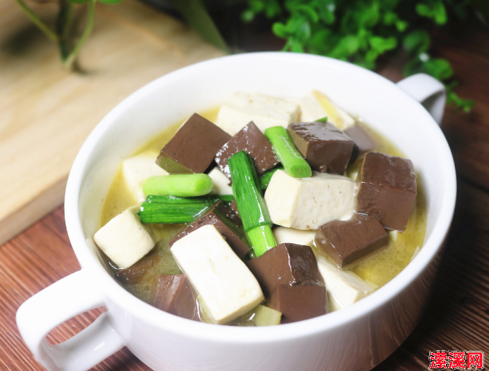 鸭血豆腐汤的做法大全，大厨教你在家做鸭血豆腐汤