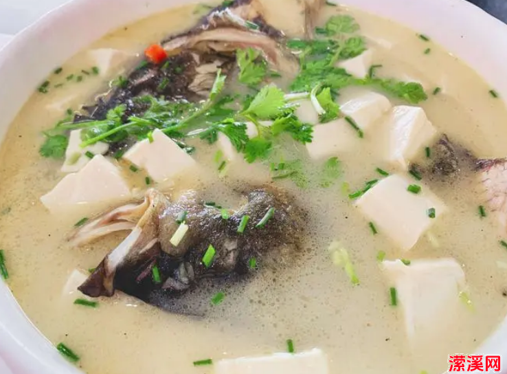 鱼头豆腐汤怎么做好吃又简单，鱼头豆腐汤怎么做鲜美