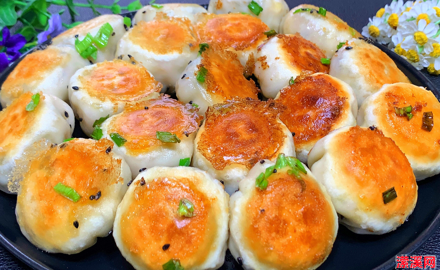 煎包子怎么煎才酥脆好吃，水煎包这么做简单又柔软