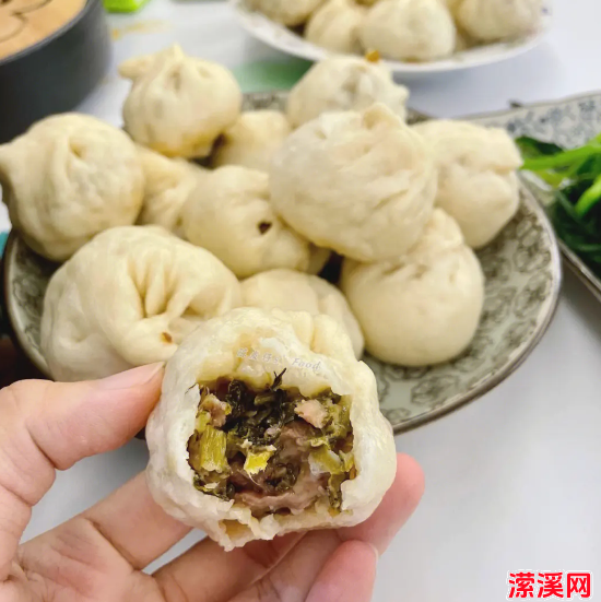 酸菜馅的包子怎么调馅好吃，酸菜猪肉包好吃的窍门