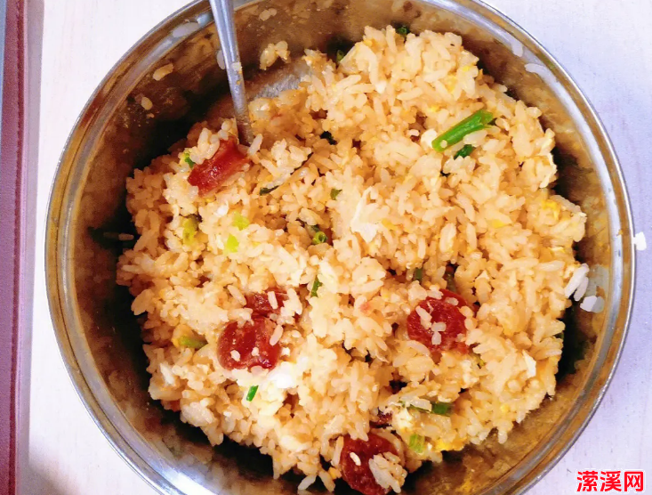 腊肉炒饭的做法大全，掌握这个技巧腊肉炒饭香而不腻