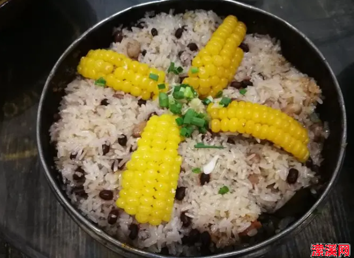 糯米排骨玉米饭的做法，这才是排骨焖饭最简单的做法