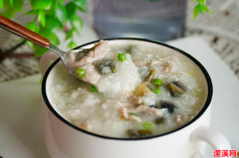 皮蛋瘦肉粥的家庭做法大全，这样煮的皮蛋瘦肉粥鲜美浓郁