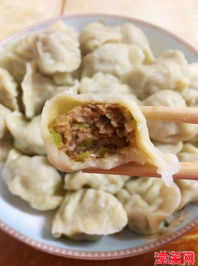 青萝卜饺子馅怎么调制好吃（青萝卜饺子好吃的诀窍）