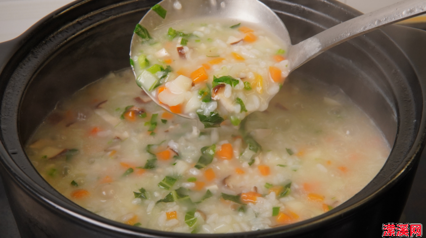 蔬菜粥的家常做法，大人孩子爱上了这碗蔬菜粥