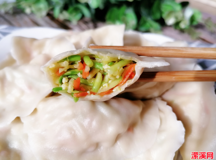 西葫芦馅饺子的做法大全，这样的西葫芦饺子保准你味蕾爆炸