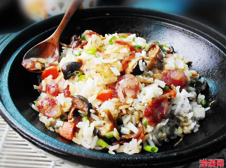 香肠蒸米饭怎么蒸好吃，烹饪大师教你在家做腊肠蒸饭