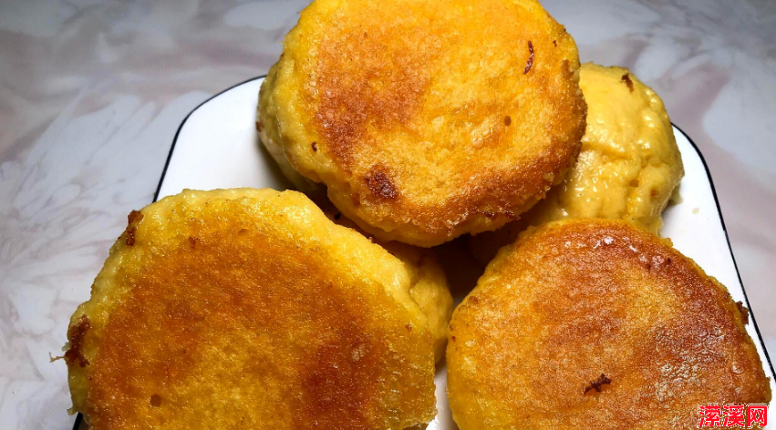 纯玉米面饼最简单的做法，这才是玉米面饼正确的做法