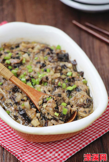 梅干菜蒸肉饼的家常做法，正宗梅干菜蒸肉饼