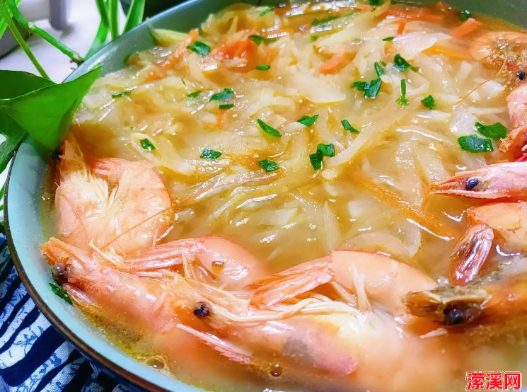 ​饭前喝什么汤好？一招教你萝卜丝鲜贝炖虾汤，饭前喝汤，苗条健康