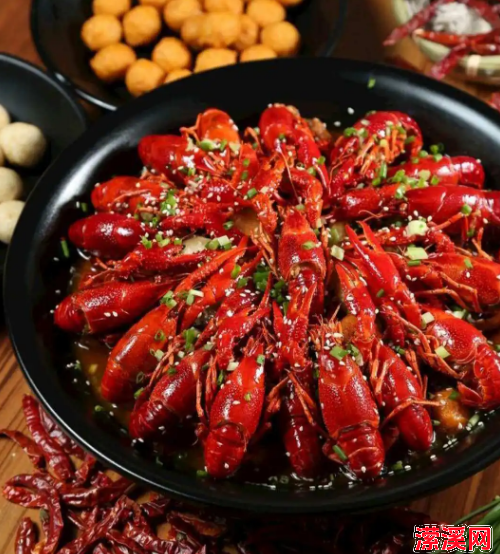 家庭美食麻辣小龙虾，春夏季节的季节性美食