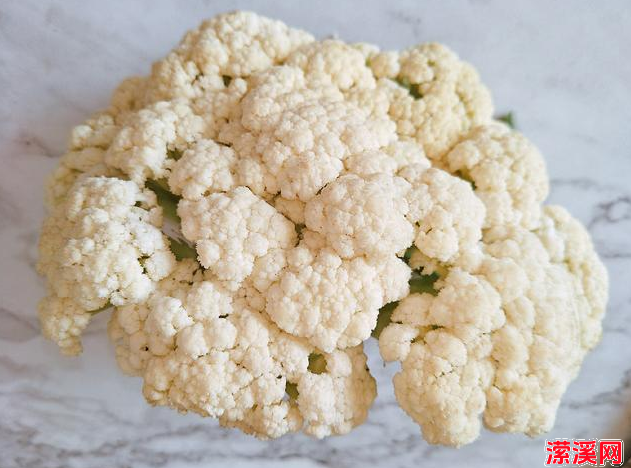 菜花这样炒脆嫩爽口又入味，不用焯水不过油，比饭店里炒得更香