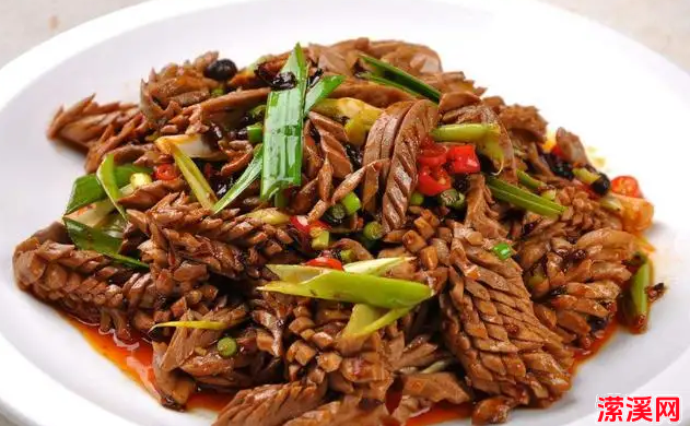 炒腰花时，有人焯水，有人直接炒，都不对，教你正确做法，太香了