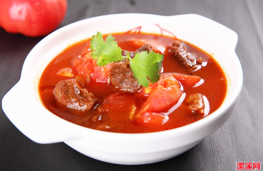 教你番茄炖牛腩家常做法，肉软烂入味，汤汁泡米饭太香了