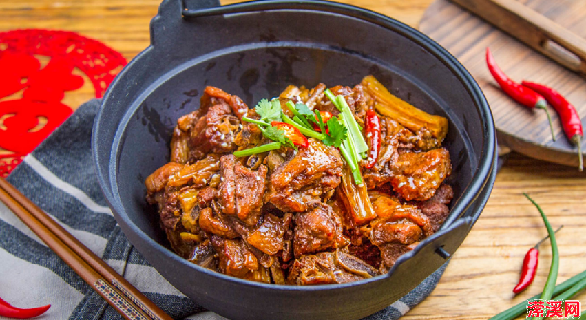 饭店大厨通常这样用腐竹做菜，你家是怎么做的呢？