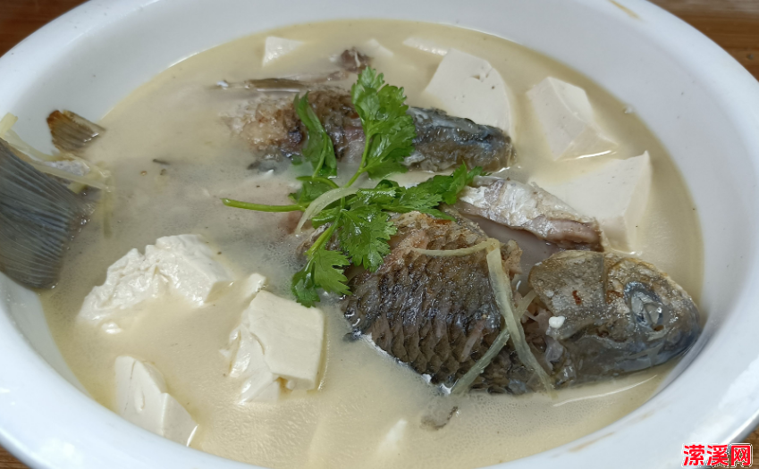 红烧鲤鱼、鲫鱼豆腐汤、清蒸鲈鱼做法原来这么简单