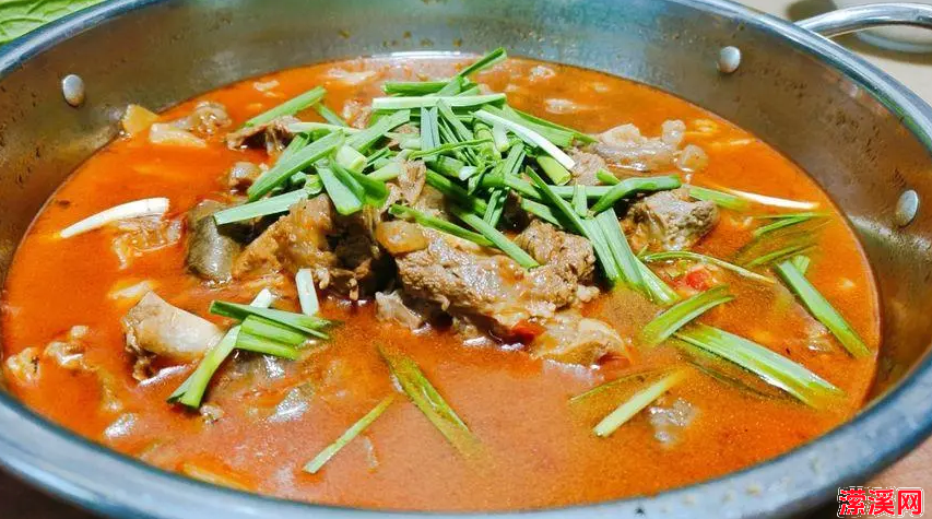 家常菜麻辣红汤羊肉炖锅，暖身又暖心
