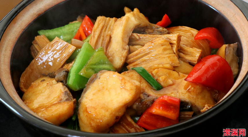 家常豉香腐竹鱼煲做法，豉香腐竹鱼煲该怎么做