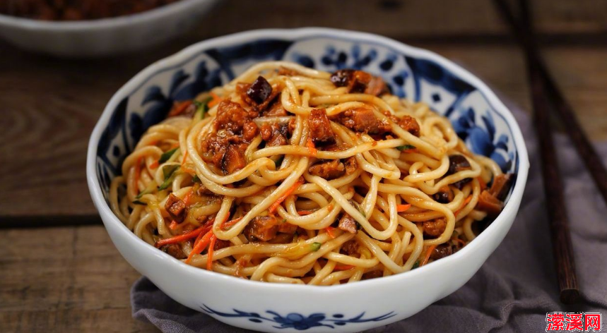 家常好味道：肉末茄子拌面，简单又美味