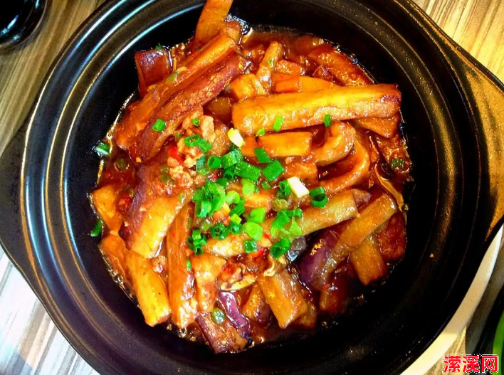 广州经常看到的鱼香茄子煲是怎么做的