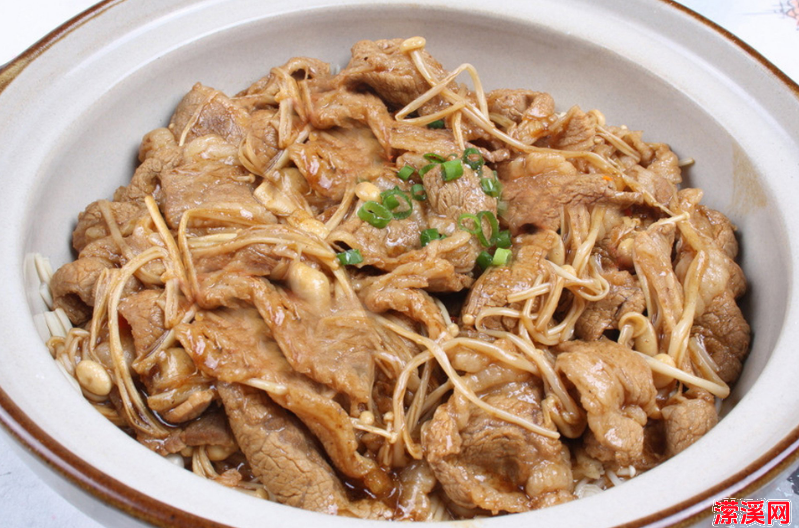 金针酸菜肥牛煲、干煸菜花、凉拌酸辣土豆丝、黄瓜鸡蛋汤