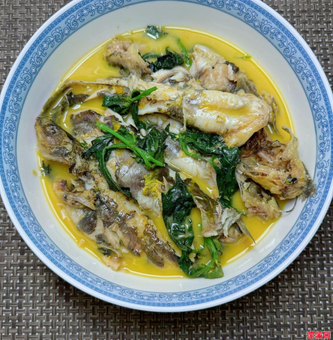 紫苏叶焖黄骨鱼，鲜美养生两相宜