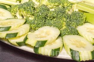 怎样腌制腊八蒜更绿,怎样做腊八蒜才能绿（怎样腌制腊八蒜又脆又绿）