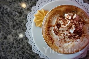 银耳雪梨羹图片，银耳雪梨羹