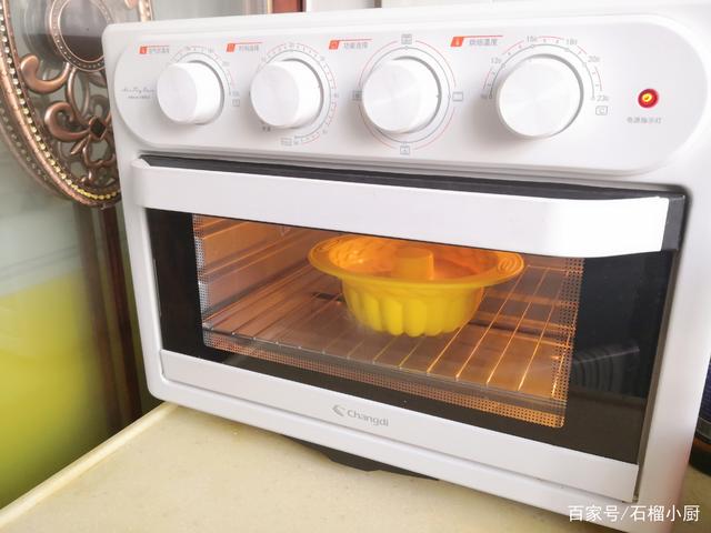 烤蛋糕要多少度多少分钟,烤箱烤蛋糕的温度和时间