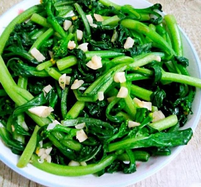 炒青菜怎么炒才好吃,炒青菜怎么炒才好吃 翠绿